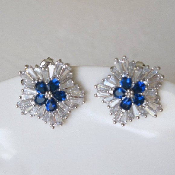 "Blue Flower Vintage Micro CZ Diamond Snowflake Earrings, GPMB1718 - Picture 5 of 6